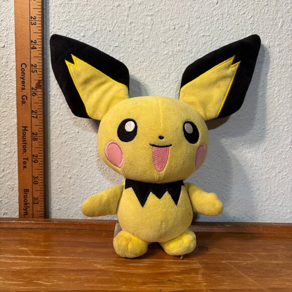 Pokemon Nintendo 2022 Pichu 8" Stuffed Plush Toy - Picture 1 of 5